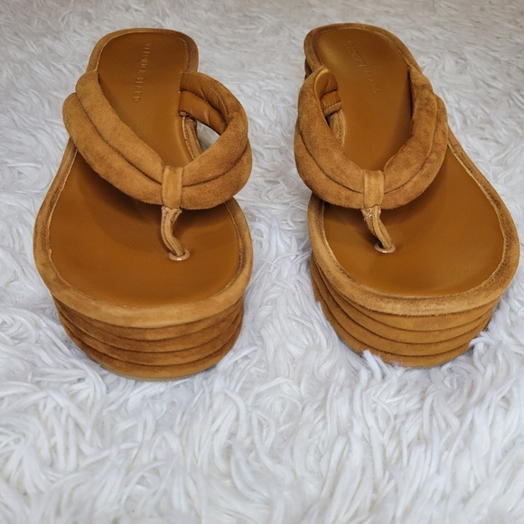 GUC Veronica Beard Sandals - Picture 11 of 15